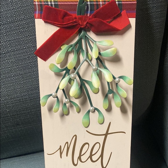 NWT….2 wooden signs with wonderful sayings on them!!! Made by Ashland!!! - Picture 3 of 6